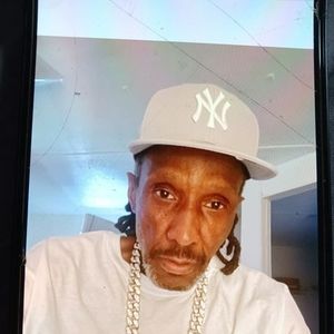 Meet your Posher, Gregglin